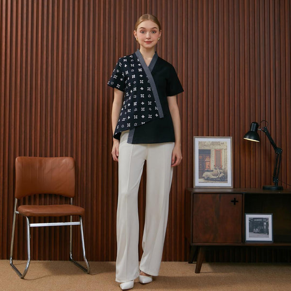 Nayara Blouse Batik Kalina Hitam