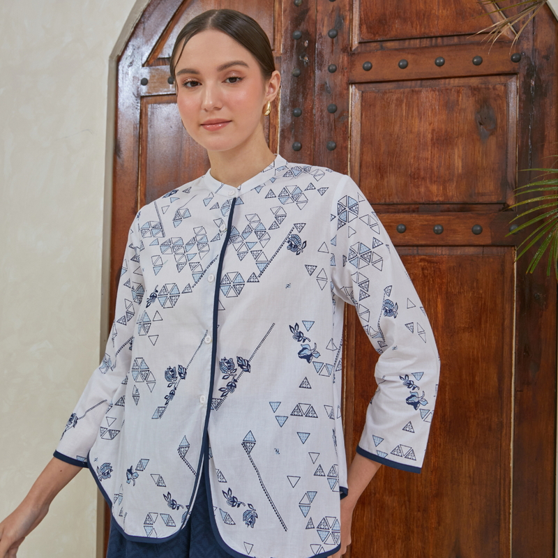 Nayara Batik Blouse Sahiya Putih